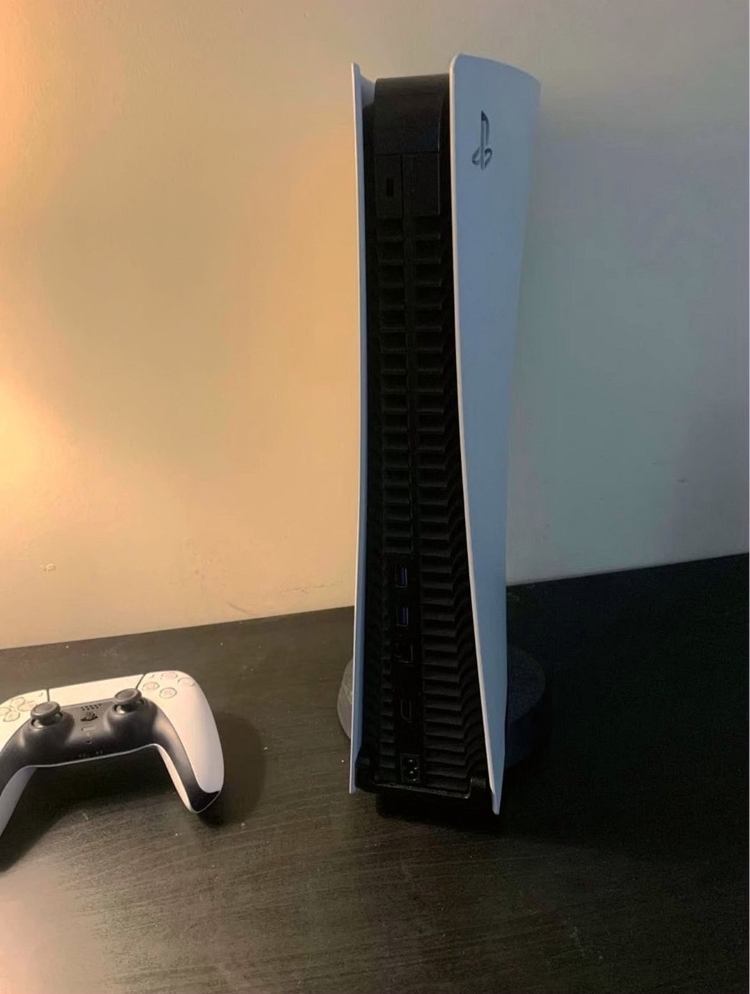 Sony PlayStation 5 PS5 Digital Edition 2A59 Used image 3