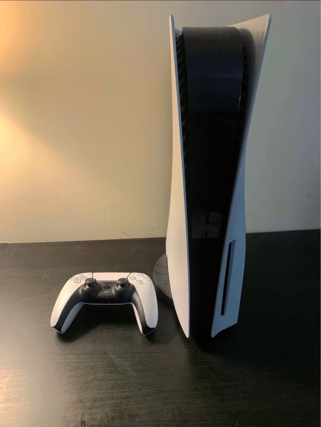 Sony PlayStation 5 PS5 Digital Edition 2A59 Used image 4