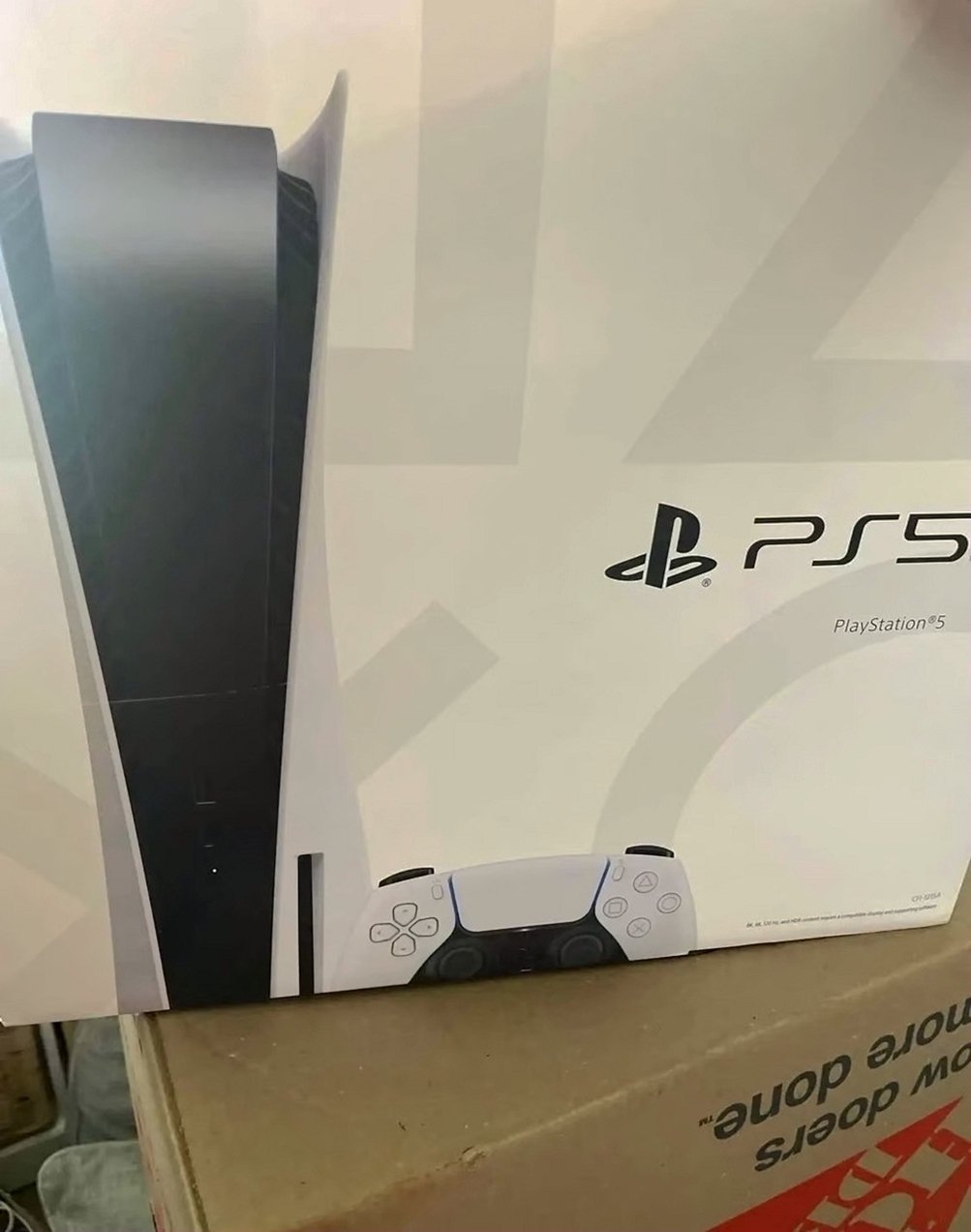 Sony PlayStation 5 Console Disc Version Unlocked - Used image 4