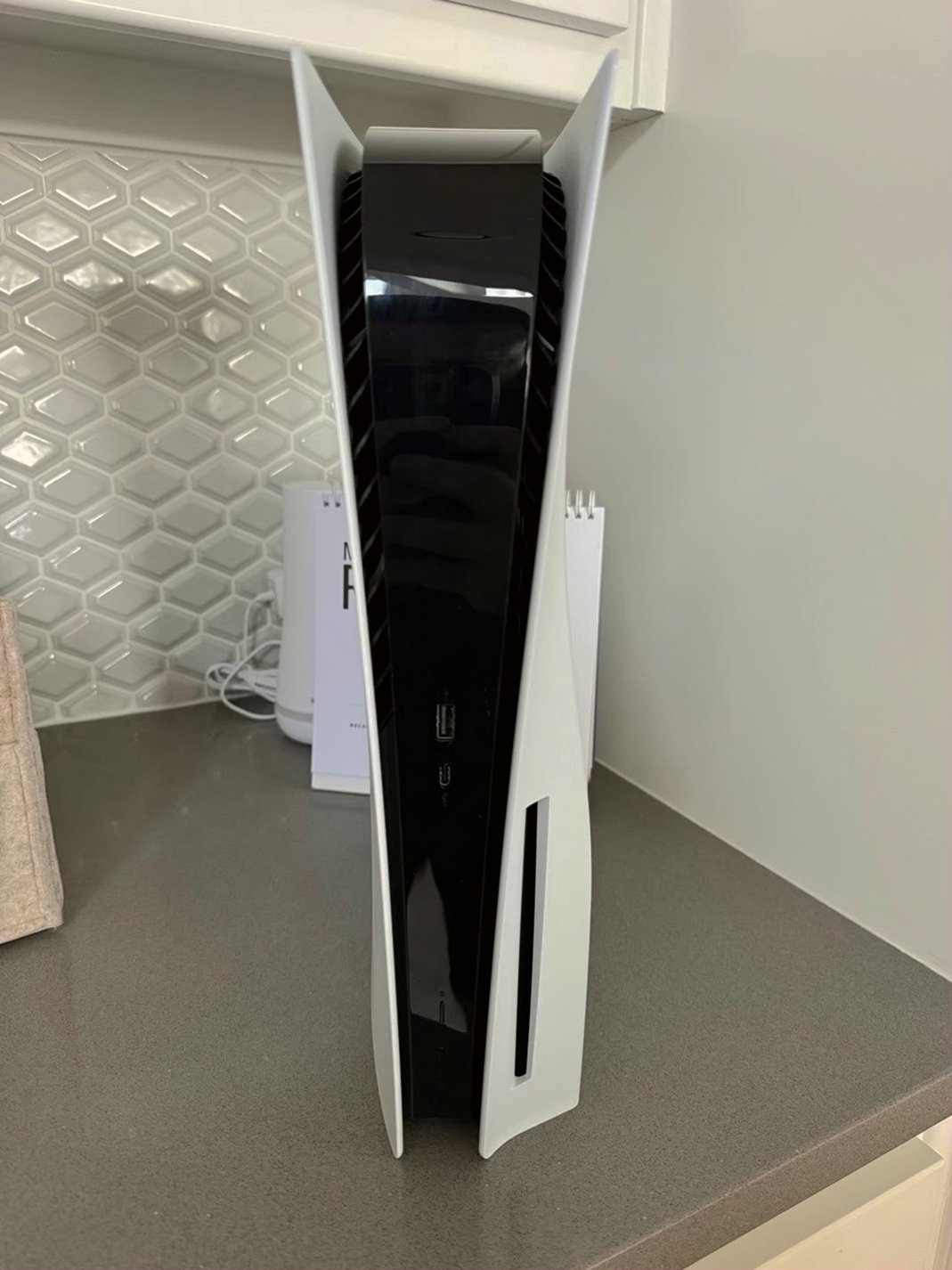 Sony PlayStation 5 White Unlocked - Used image 2