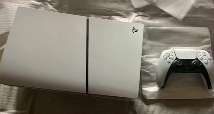 Sony PlayStation 5 Slim Disk Edition 1TB - Used image 2