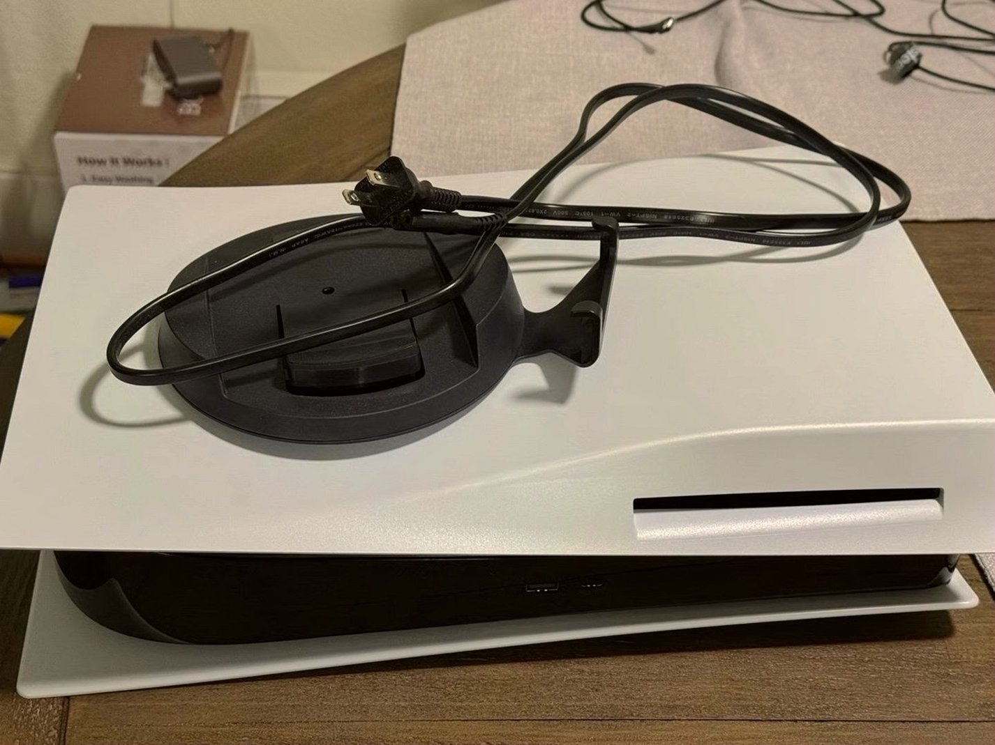Sony PlayStation 5 Disc Edition 825GB White Used image 4