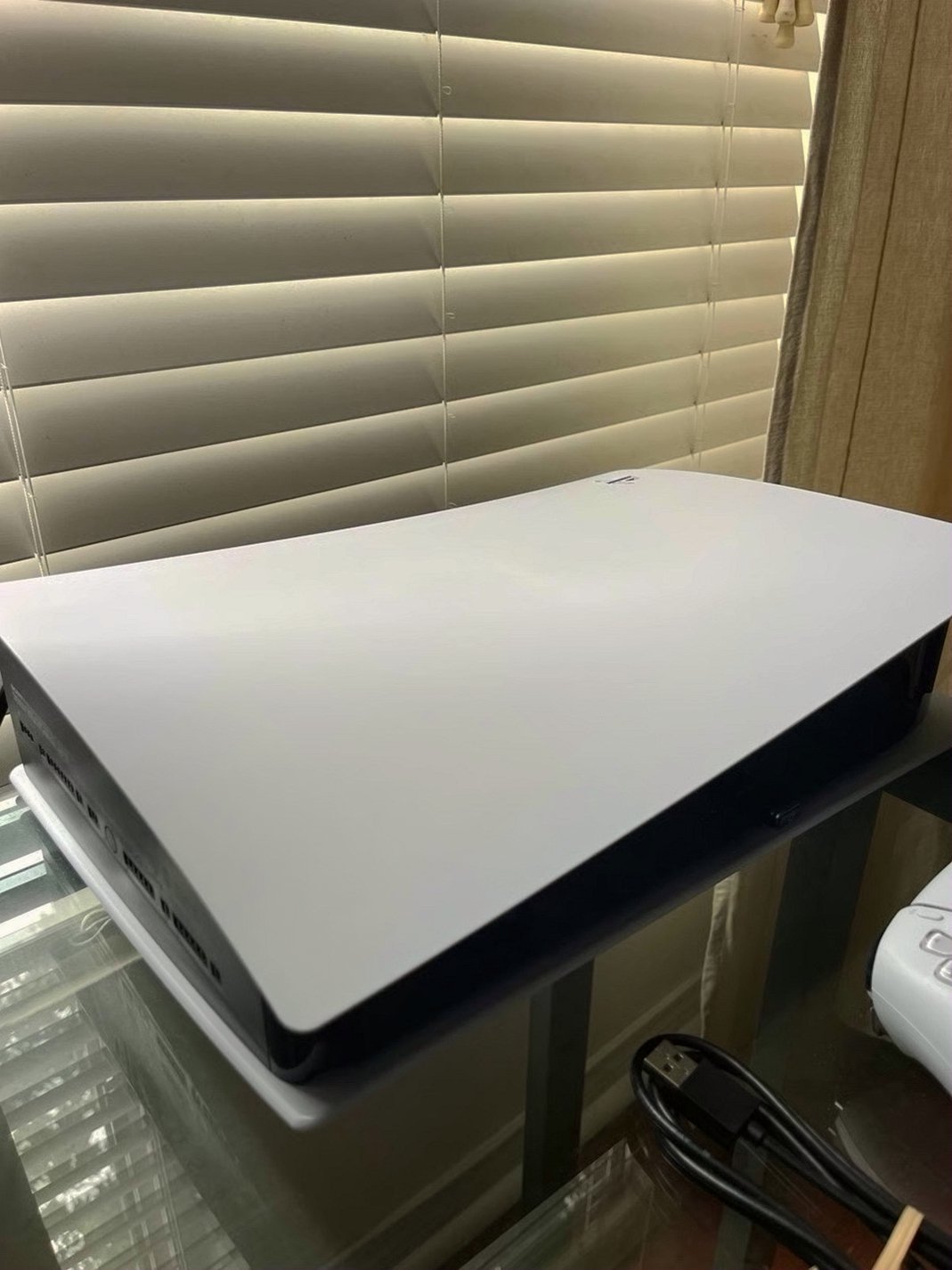 Sony PlayStation 5 Digital Edition 825GB White - Used image 5