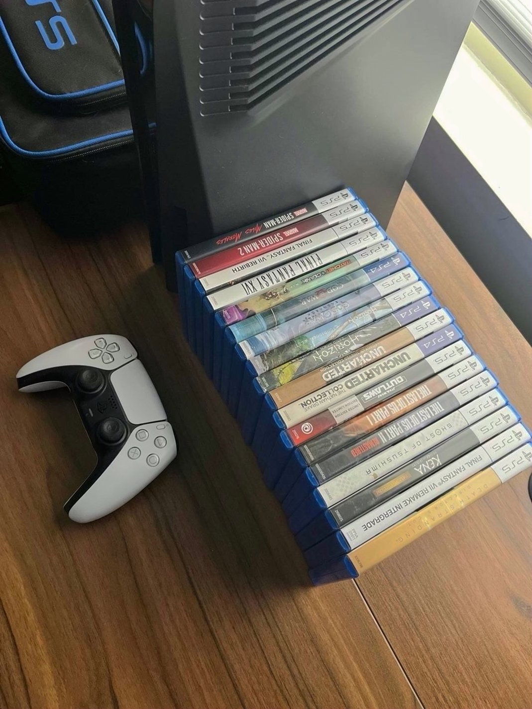 Sony PlayStation 5 Bundle Disc Version 8V65 Used image 2