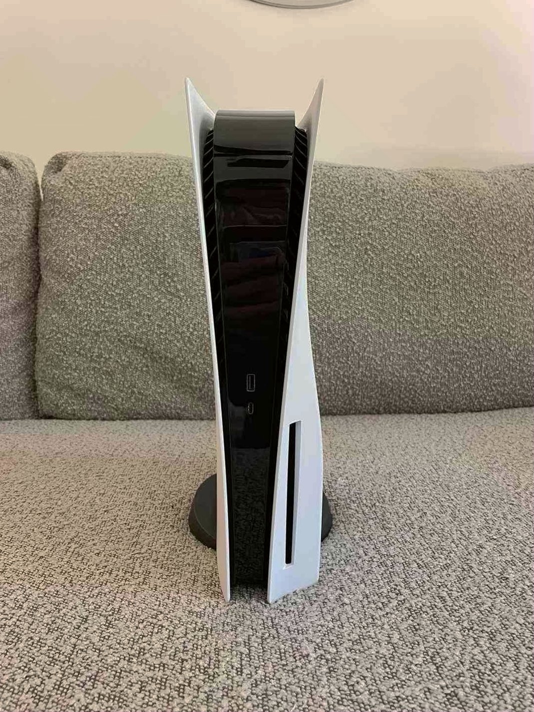 Sony PlayStation 5 Disc Console 5E26 Used - Very Good Condition image 2