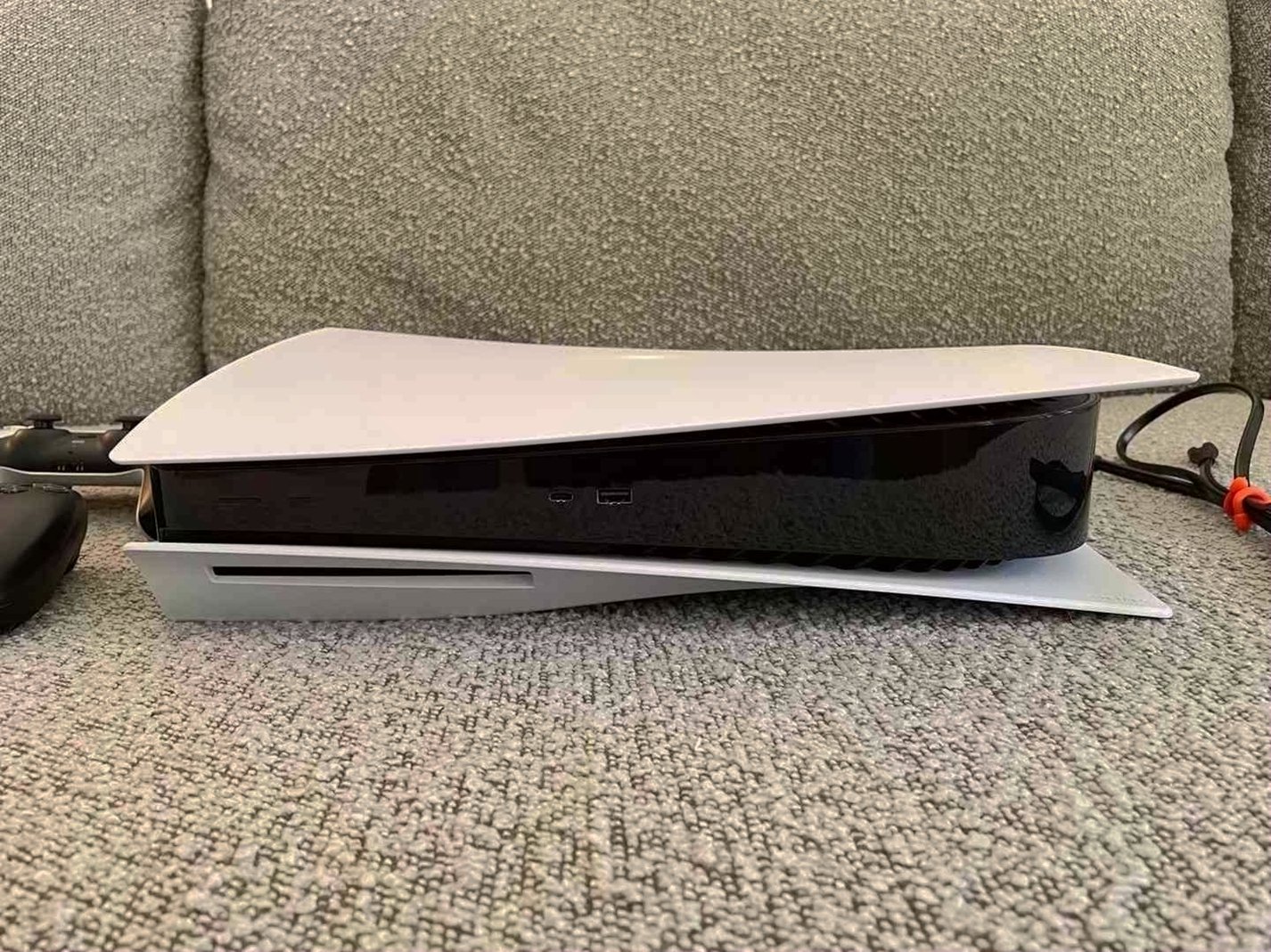 Sony PlayStation 5 Disc Console 5E26 Used - Very Good Condition image 3