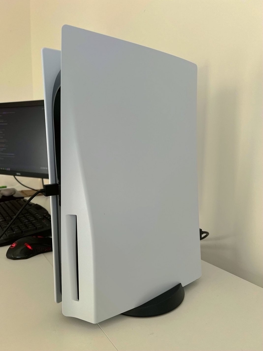 Sony PlayStation 5 Disc Edition 825GB White Used image 2
