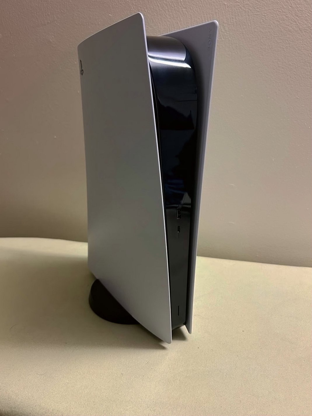 Sony PlayStation 5 Digital Version 7Y38 - Used image 4