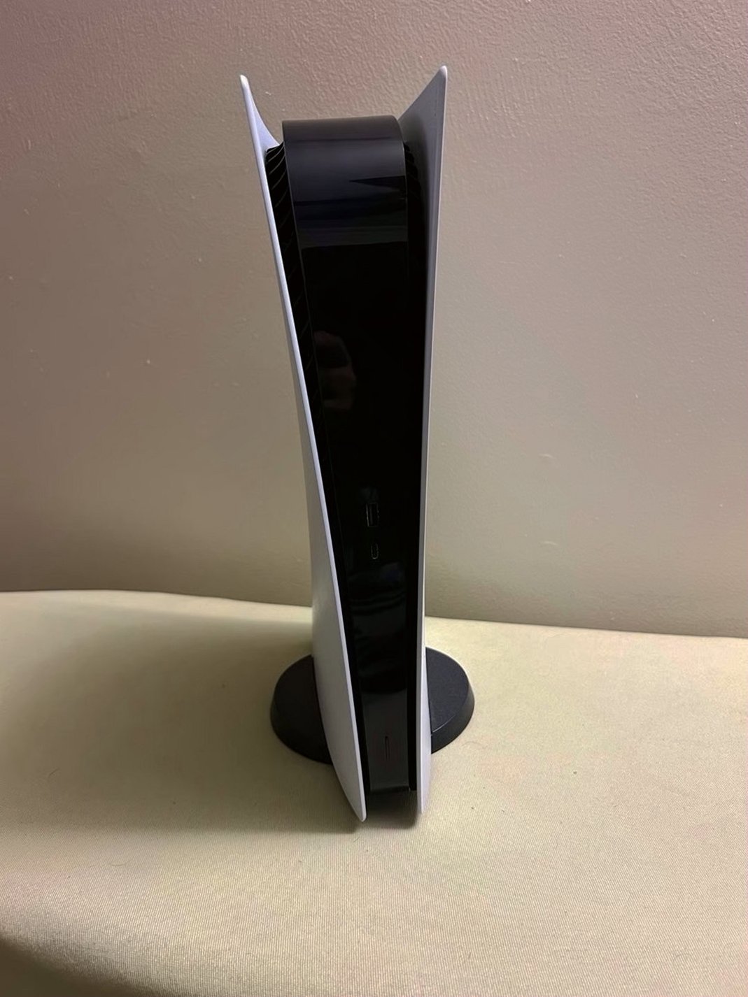 Sony PlayStation 5 Digital Version 7Y38 - Used image 5