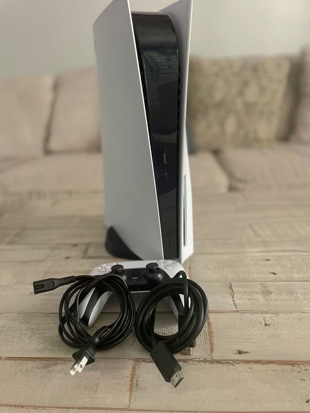 Sony PlayStation 5 825GB White Used image 2