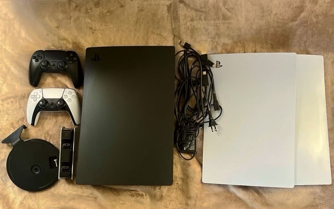 Sony PlayStation 5 Midnight Black Used image 2