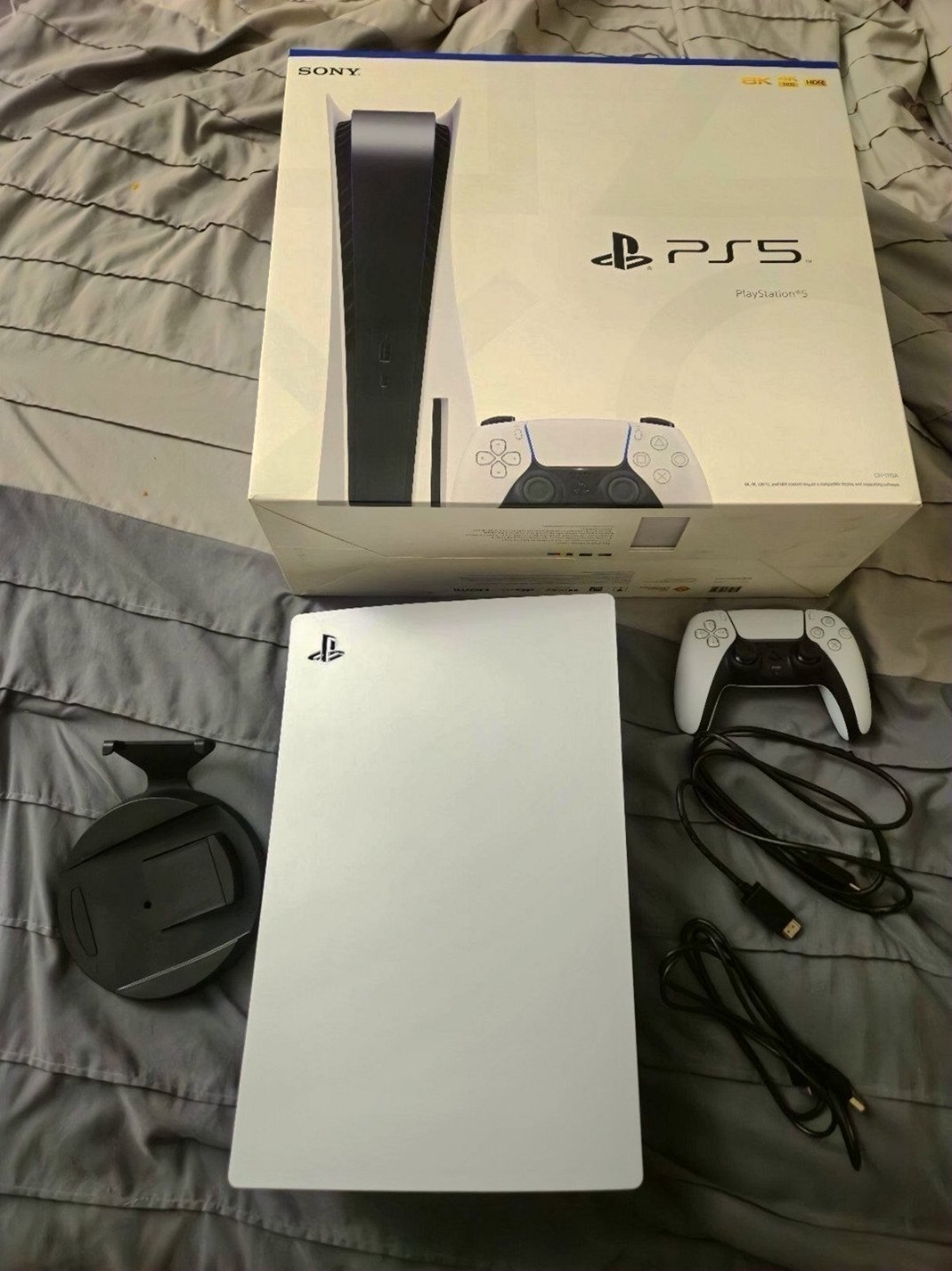 Sony PlayStation 5 Console 825GB White Unlocked - Used image 2