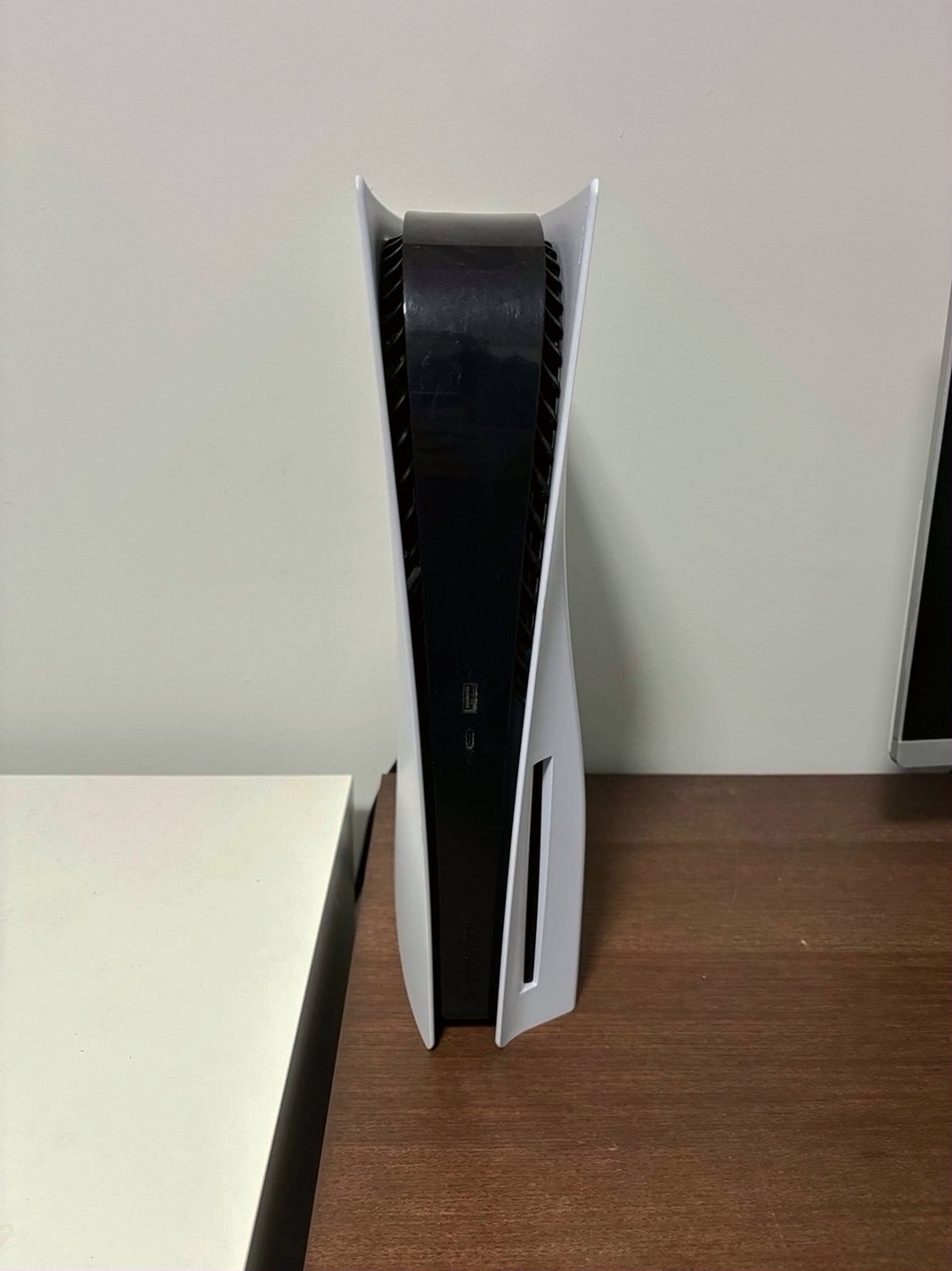 Sony PlayStation 5 6X96 Used - Unlocked image 4