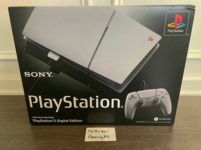 Sony PlayStation 5 Digital Edition 1TB Legacy Color Unlocked - Used image 2