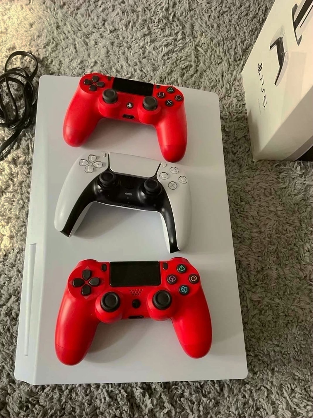 Sony PlayStation 5 825GB White Used image 4