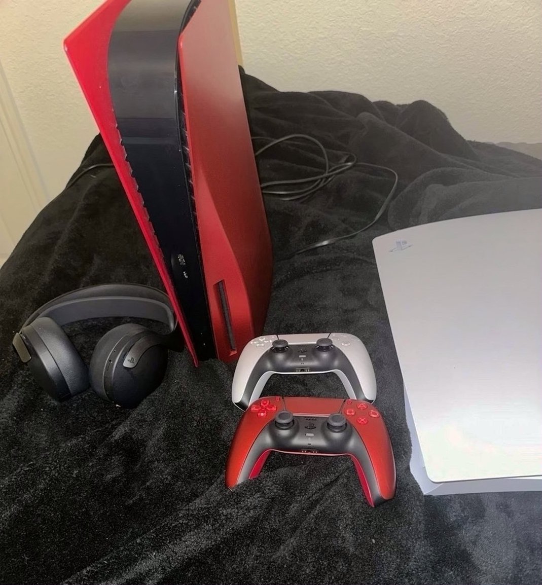 Sony PlayStation 5 Console Bundle 2C89 - Used