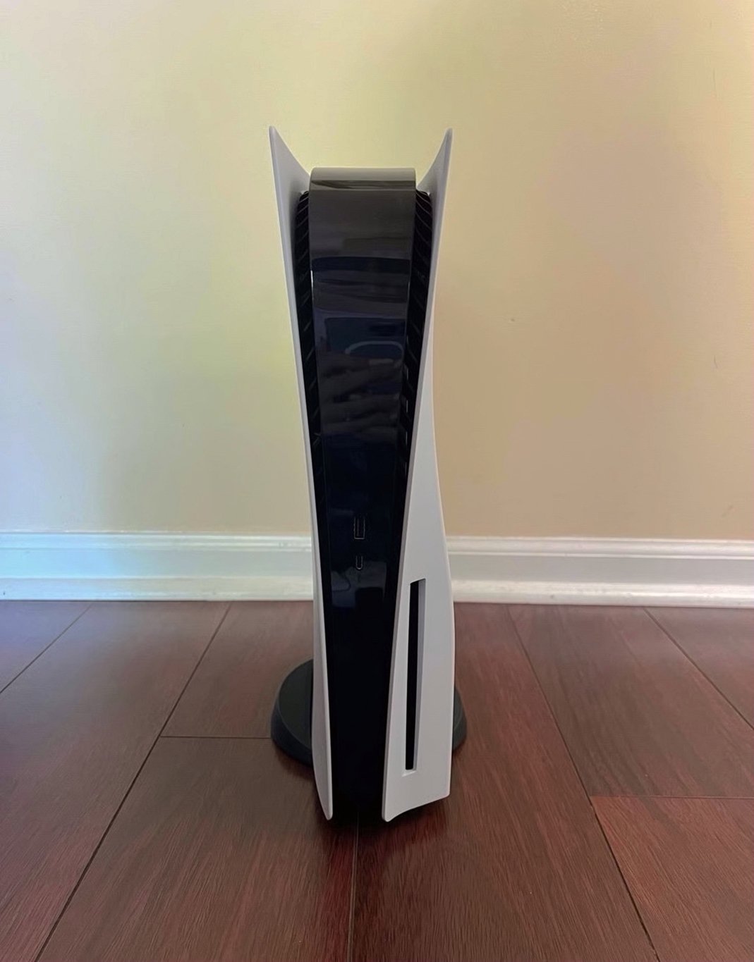 Sony PlayStation 5 Console Disc Edition 2H55 - Used image 3