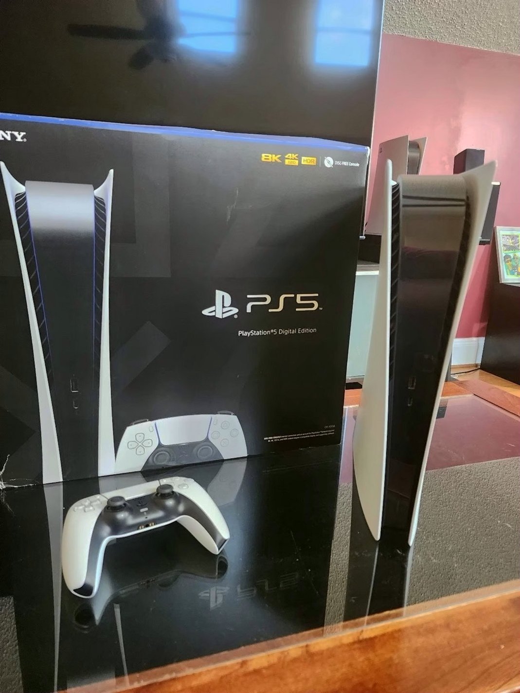 Sony PlayStation 5 Digital Edition 825GB White - Used image 2