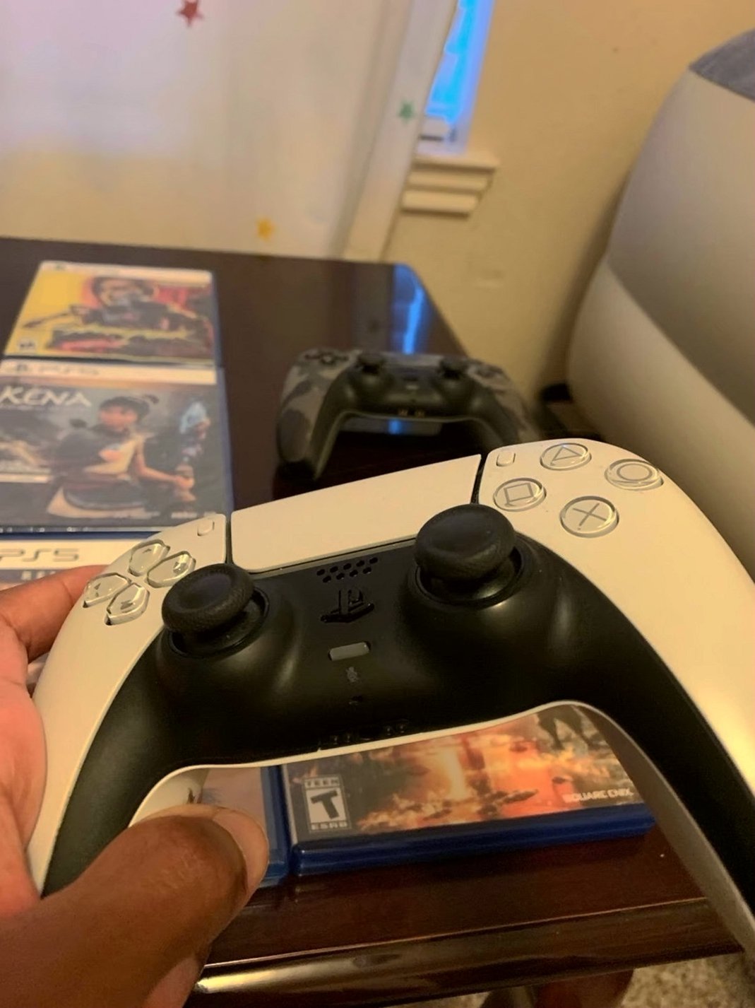 Sony PlayStation 5 Slim Bundle 8G21 - Used image 3