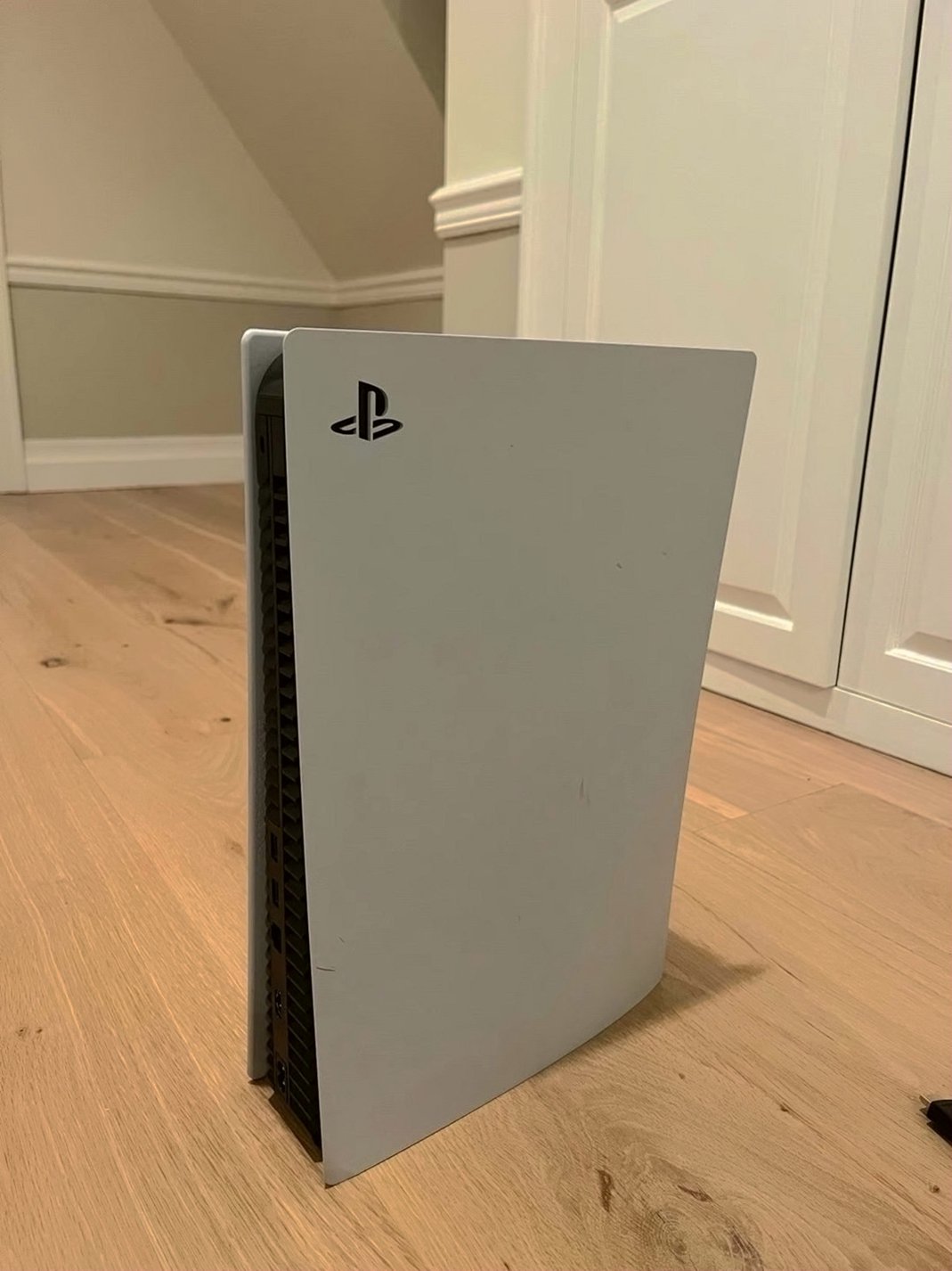 Sony PlayStation 5 5C62 825GB White - Used image 3