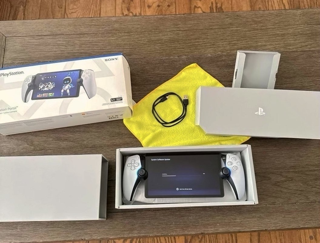 Sony PlayStation Portal 5J99 Used image 4