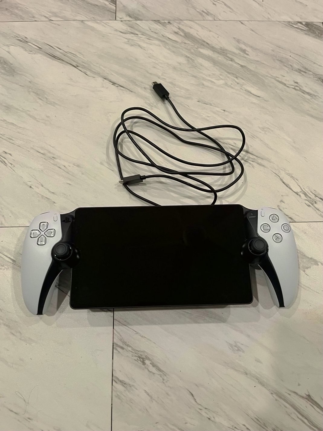 Sony PlayStation Portal BUNDLE 5B72 Used image 2