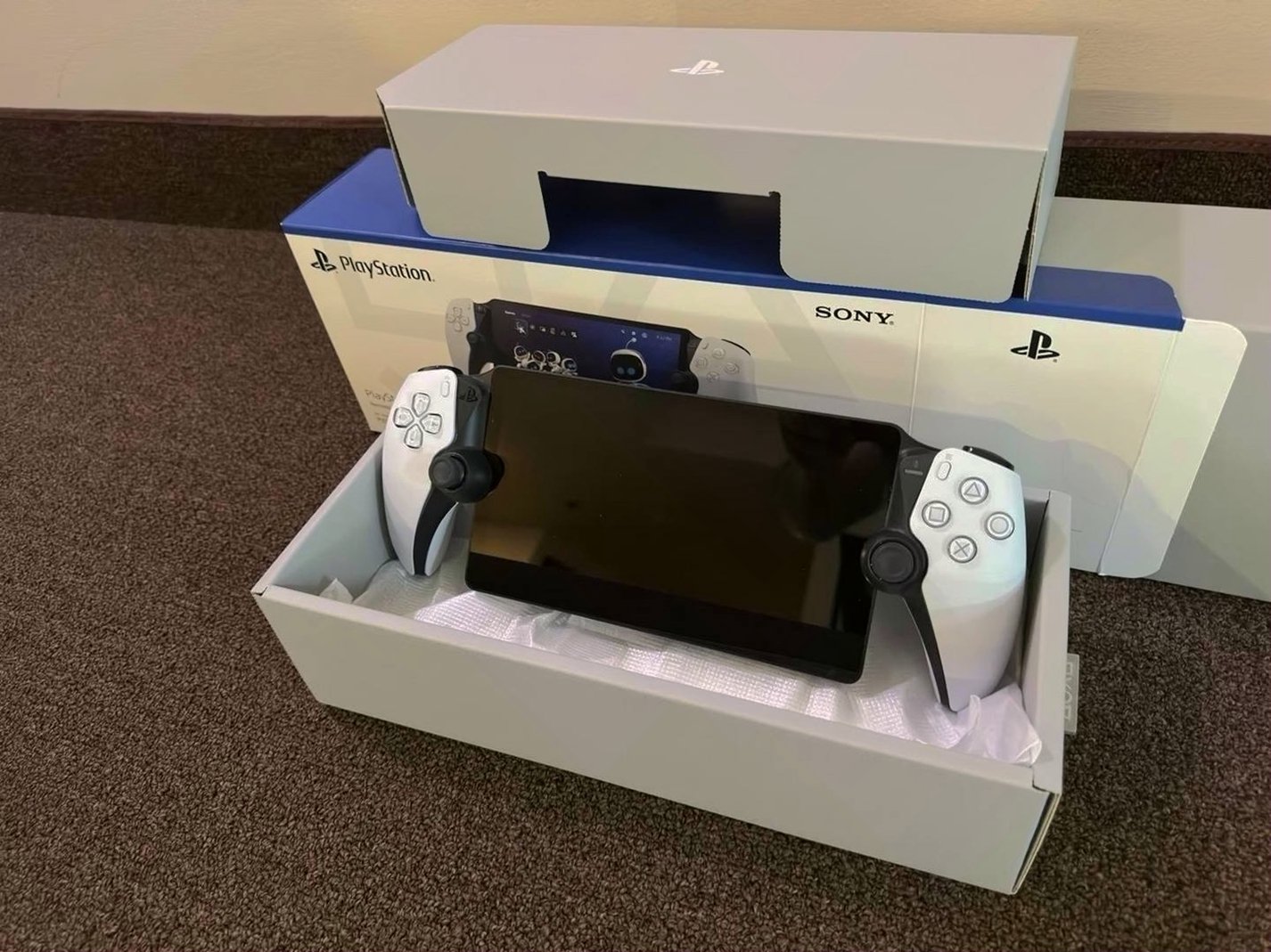 Sony PlayStation Portal 5X79 with Screen Protector Used image 5