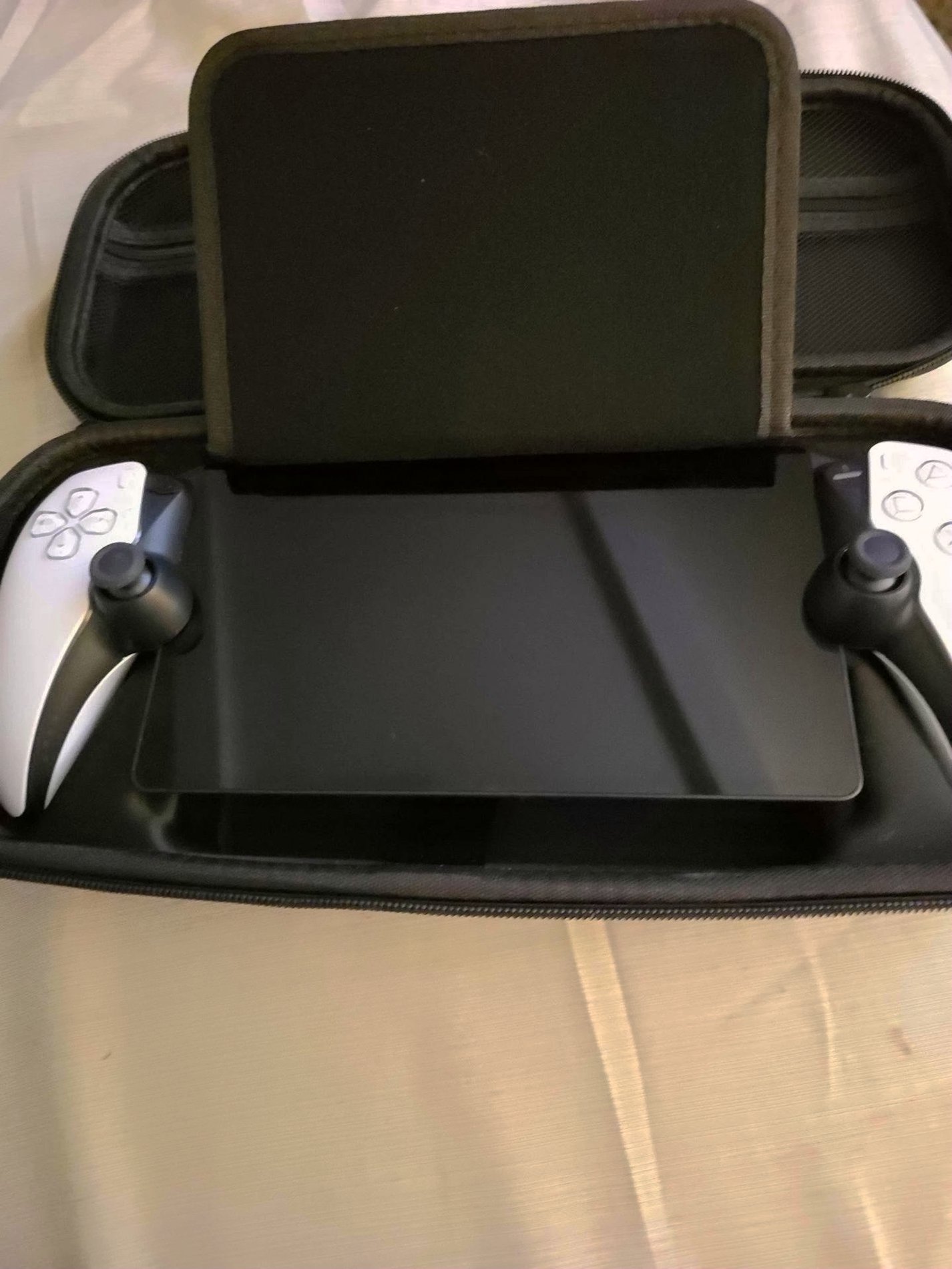 Sony PlayStation Portal w/ Free carrying Case 9Z55 - Used image 2