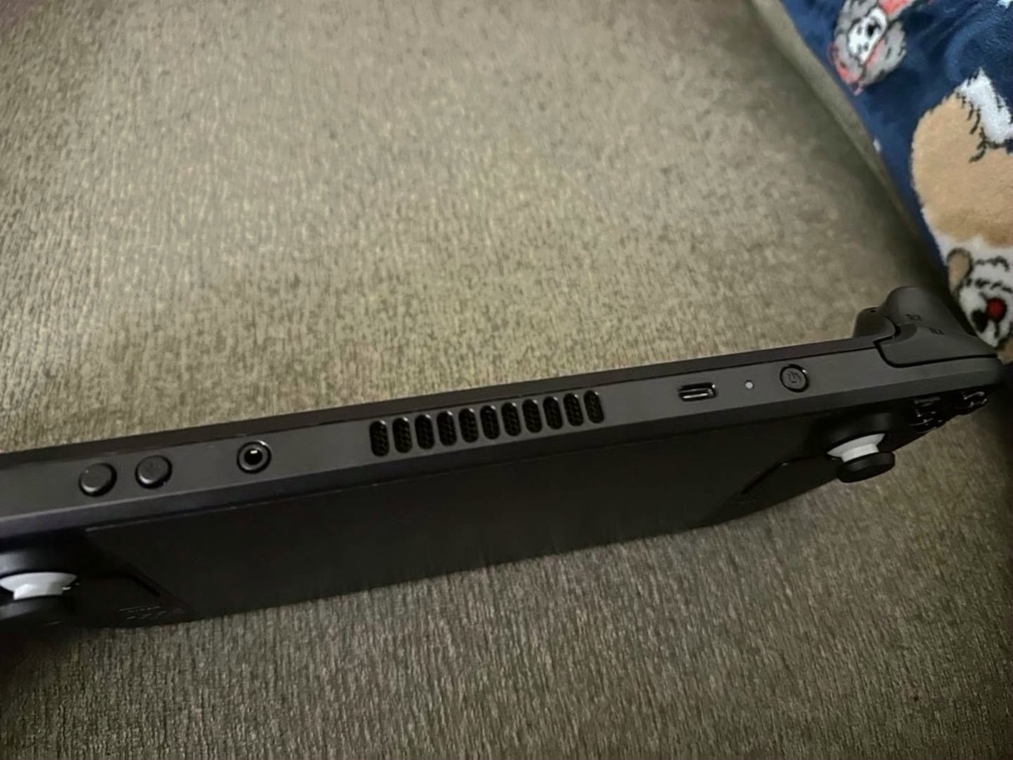 Valve Steam Deck 512GB LCD with Dbrand Grip Case - Used image 4