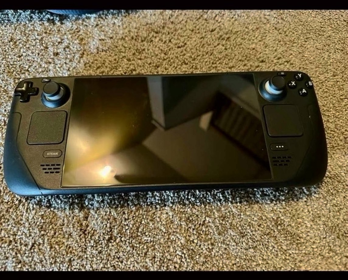 Valve Steam Deck 256GB Unlocked - Used image 2