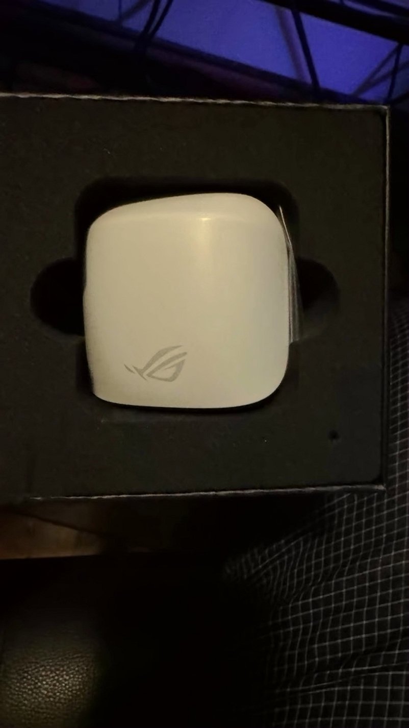 ASUS ROG Ally 7" 120Hz FHD 1080p Gaming Handheld Unlocked - Used image 4