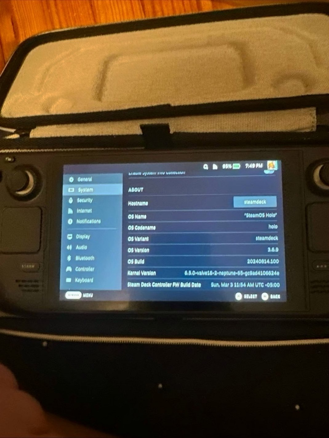 Valve Steam Deck 512GB LCD Unlocked - Used image 3
