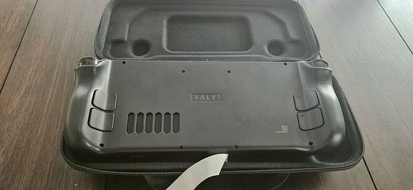 Valve Steam Deck 256GB LCD Unlocked - Used image 2
