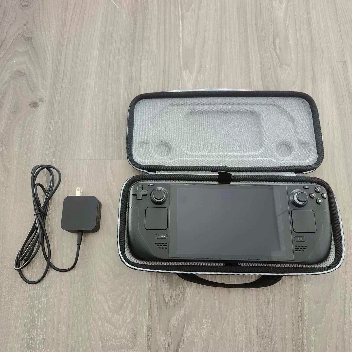 Valve Steam Deck 512GB LCD Unlocked - Used image 2