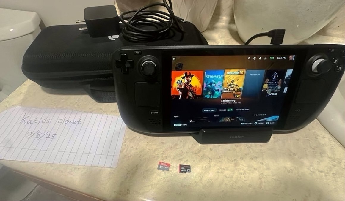 Steam Deck LCD 64GB Black - Used image 2