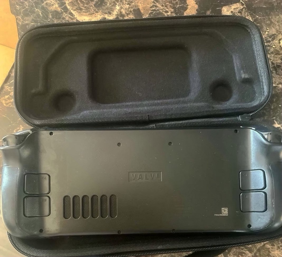 Valve Steam Deck 256GB LCD Unlocked - Used image 4
