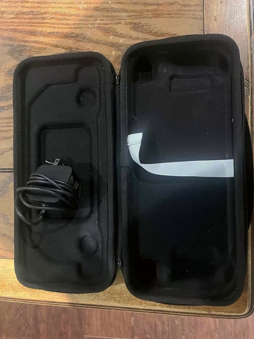 Valve Steam Deck 6U29 256GB Comes with Case - Used image 2