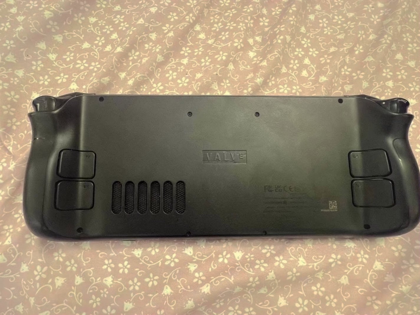 Valve Steam Deck 1TB LCD with Case and Charger - Used image 2