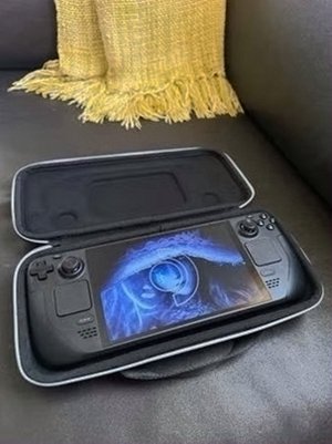 Valve Steam Deck 512GB OLED Unlocked - Used image 4
