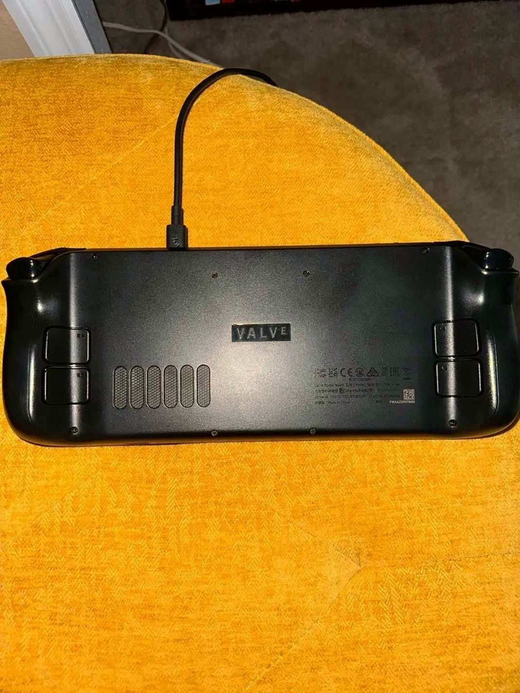 Valve Steam Deck 5T95 256GB - Used image 4