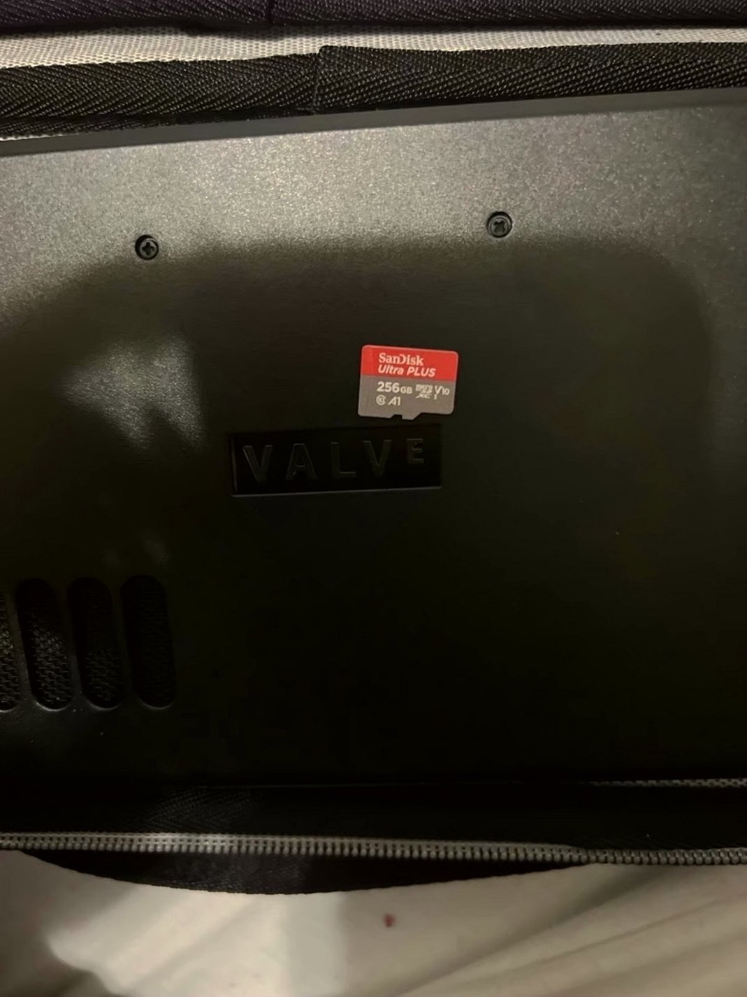 Valve Steam Deck 512GB with Jsaux Dock 256GB SD Card - Used image 3