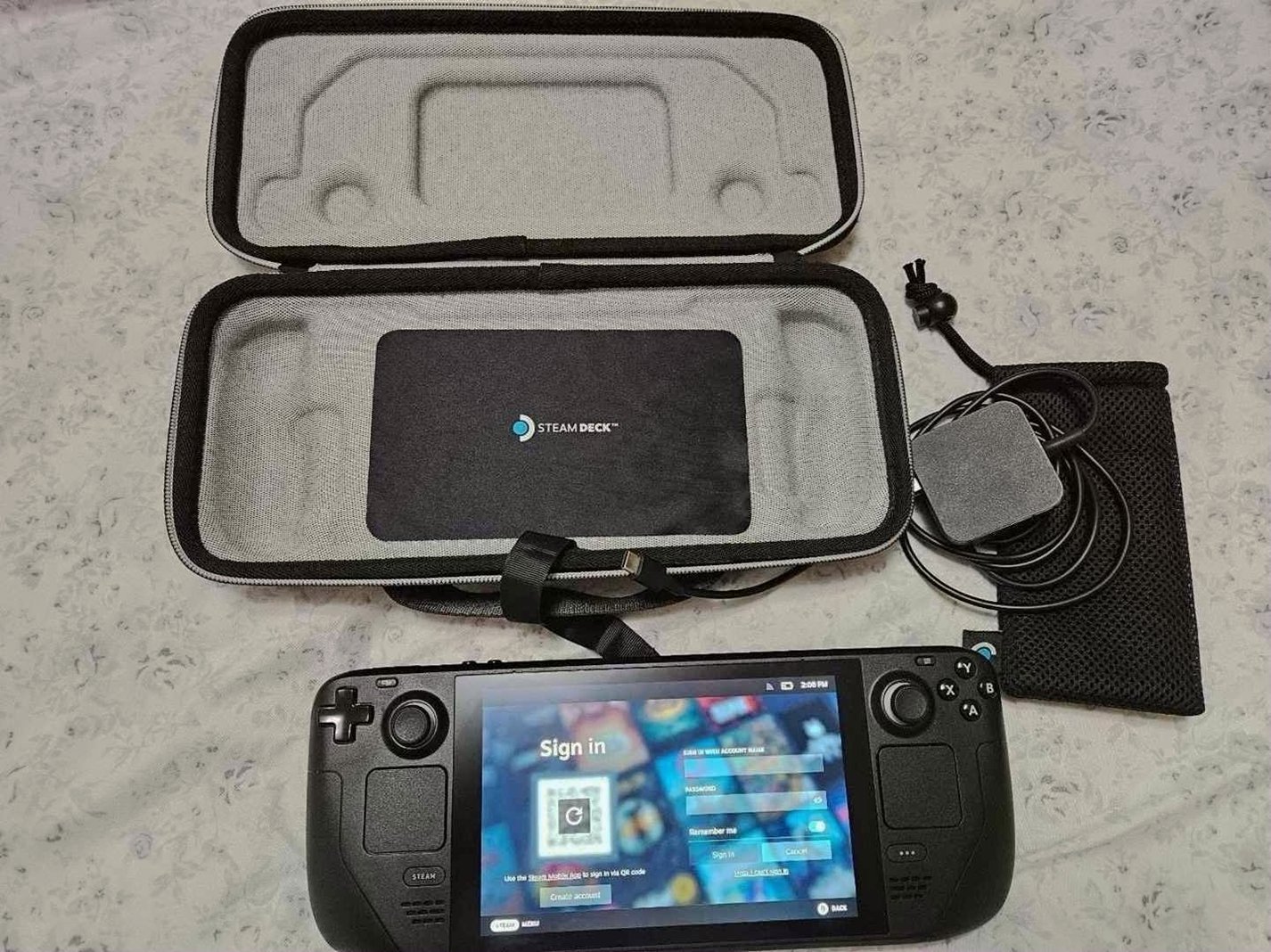 Valve Steam Deck 512GB LCD Unlocked - Used image 2