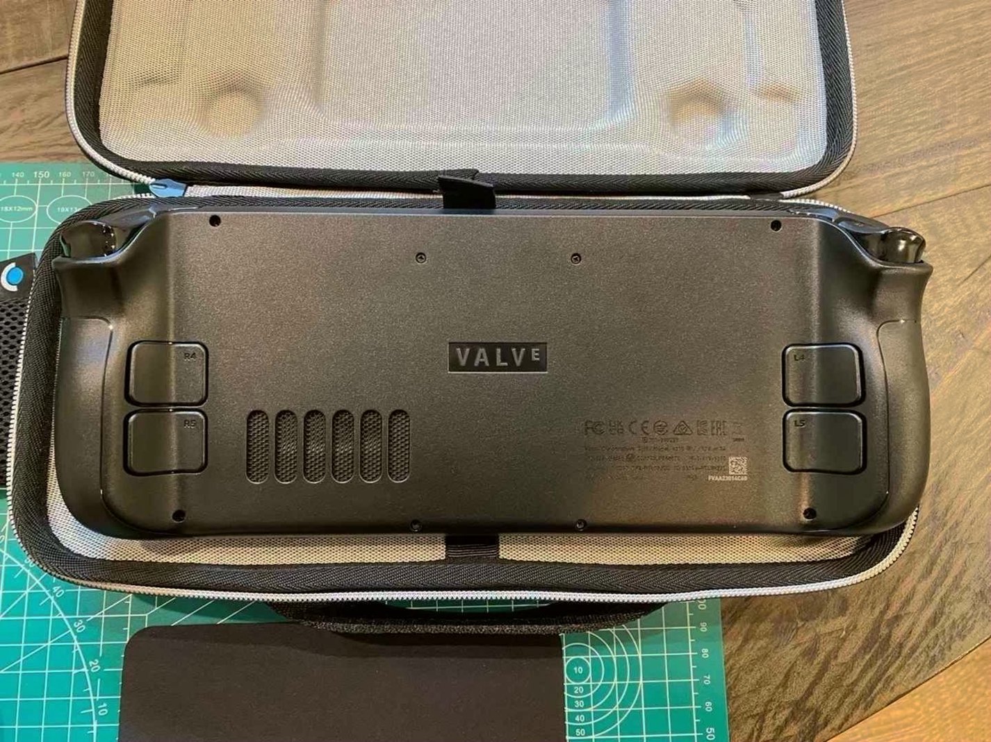 Valve Steam Deck 512GB LCD Unlocked - Used image 2