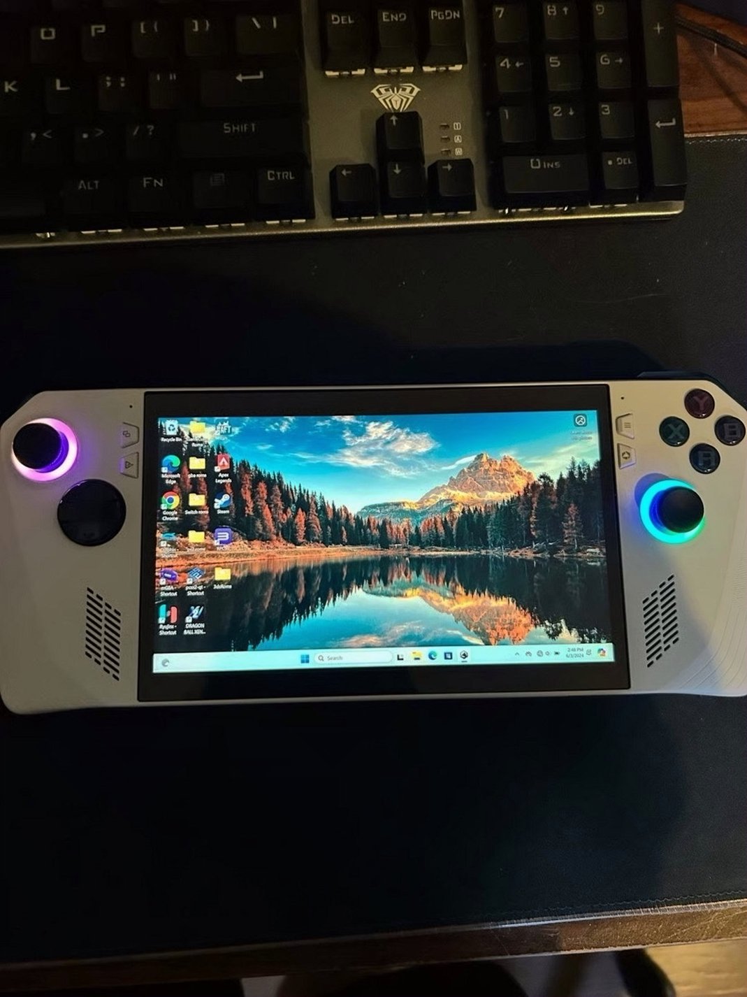 ASUS ROG Ally Z1 7Z91 16GB 512GB White Unlocked - Used image 2