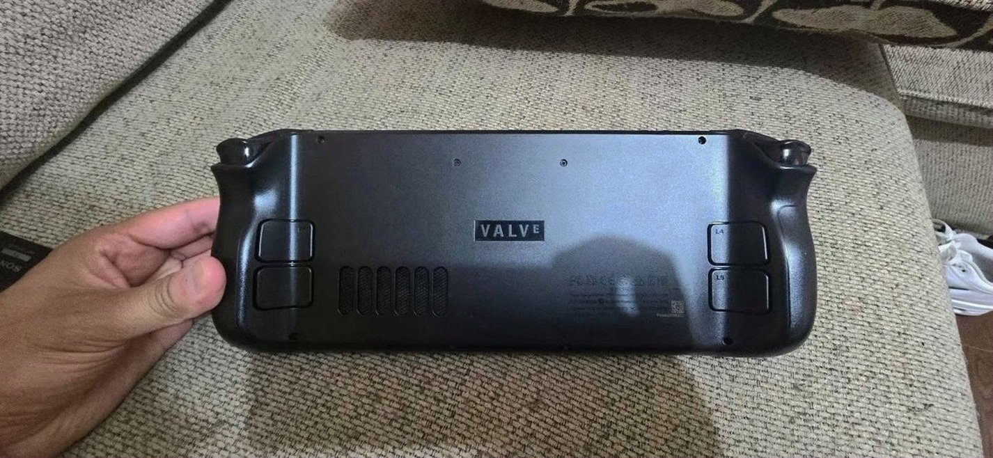 Valve Steam Deck 7W58 LCD Version Unlocked - Used image 5
