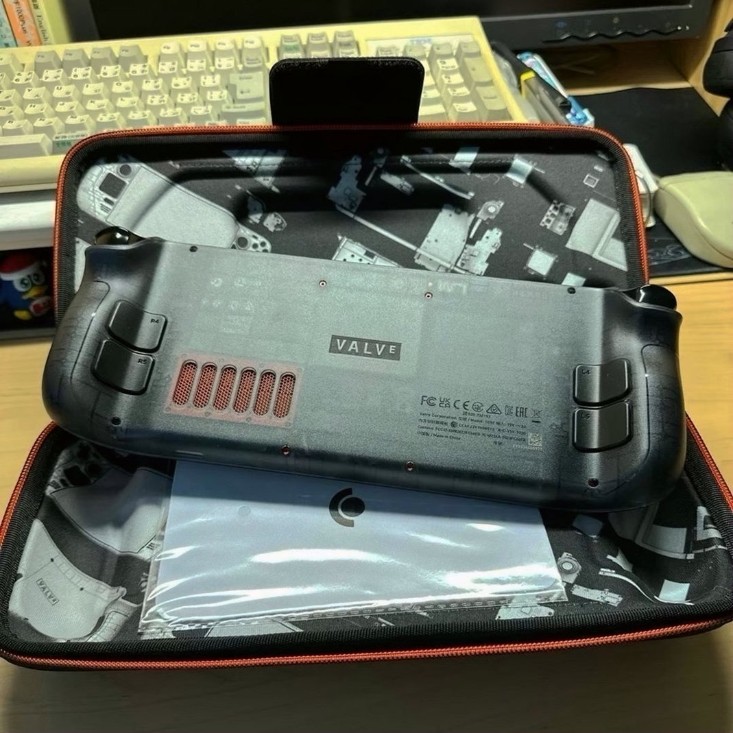 Valve Steam Deck OLED Limited Edition 1TB Unlocked - Used image 4