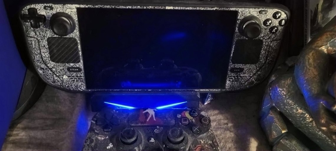 Valve Steam Deck 512GB Custom Skin Unlocked - Used image 3