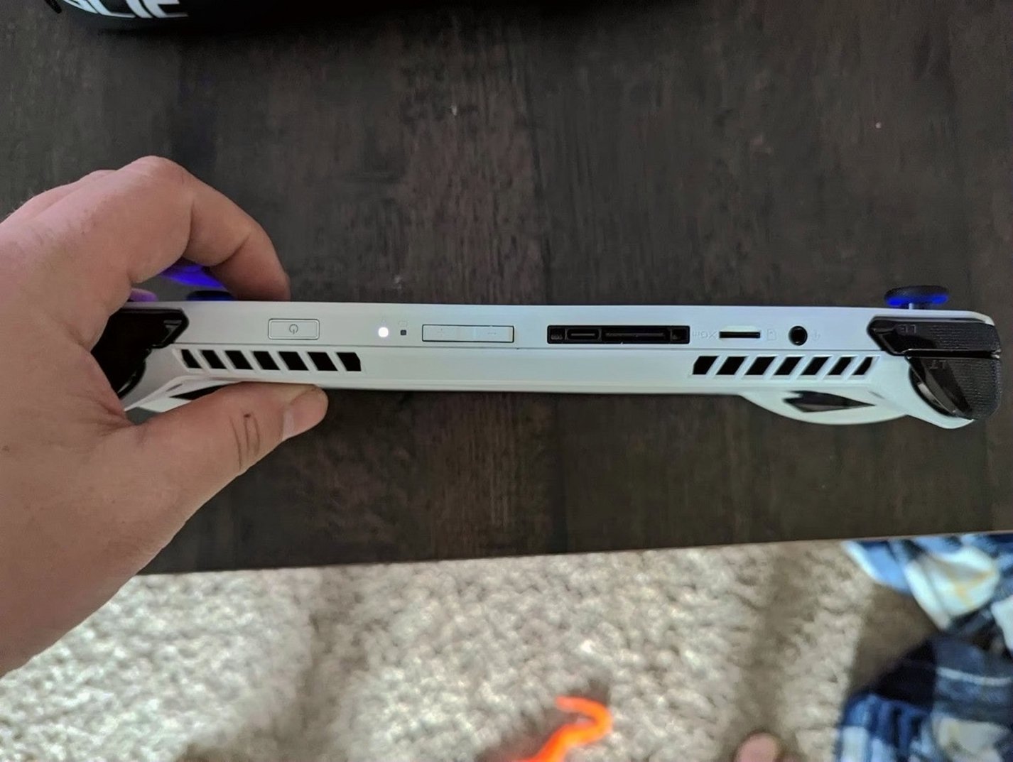 ASUS ROG Ally Z1 Extreme 2TB NVMe - Used image 3