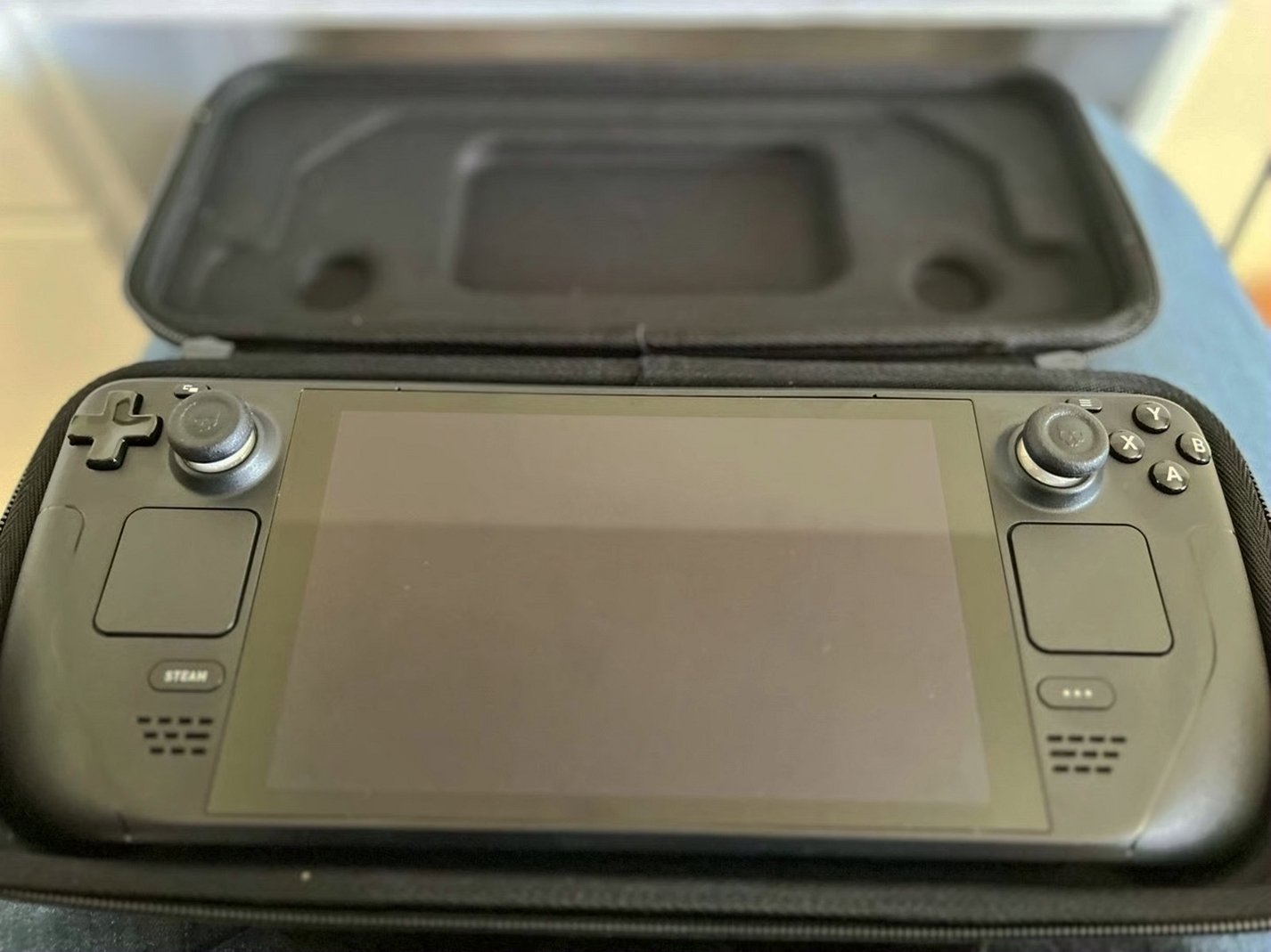 Valve Steam Deck 64GB LCD Display with ivoler Docking Station - Used image 2