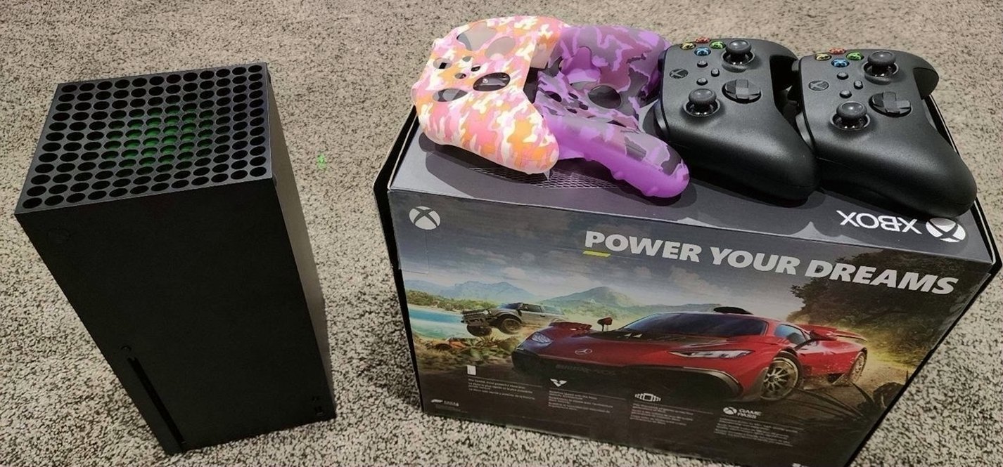 Microsoft Xbox Series X 1TB Black - Used image 2